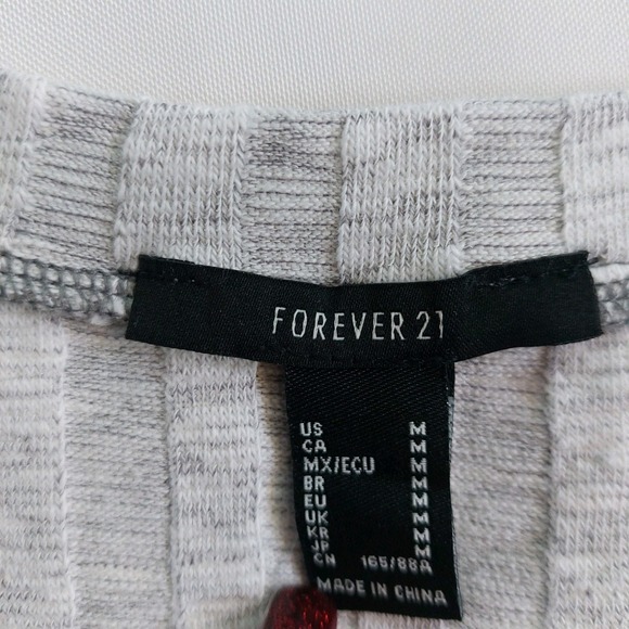 Forever 21 Woman's Heather Gray Ribbed Button Front Crop Top Size Medium - Picture 4 of 5